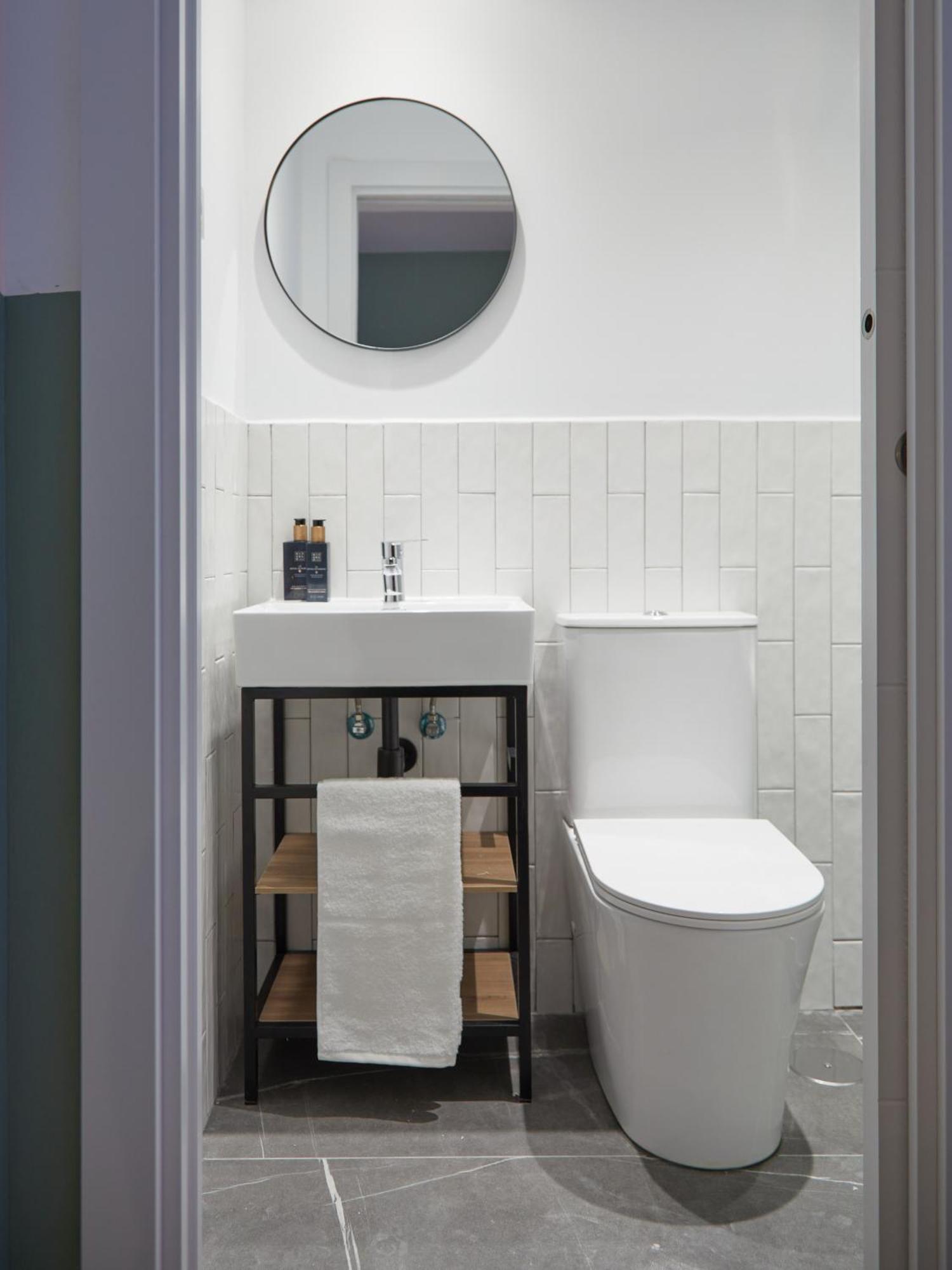 Ola Living Hostal Tetuan Madrid Eksteriør bilde